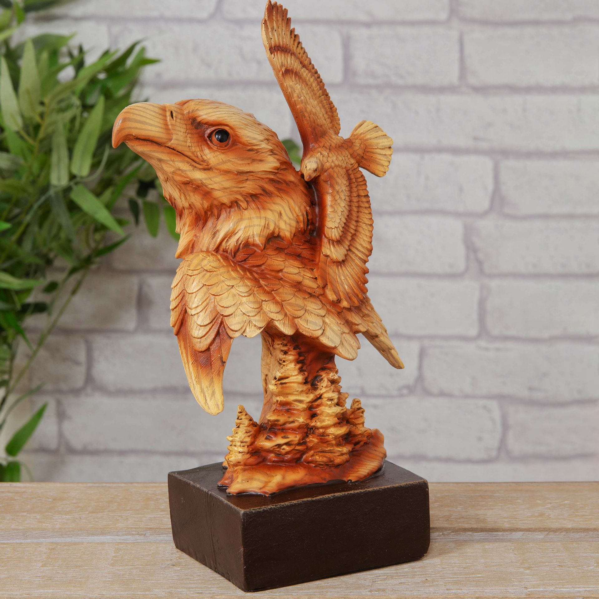 Naturecraft Wood Effect Resin Figurine Eagles Widdop and Co.